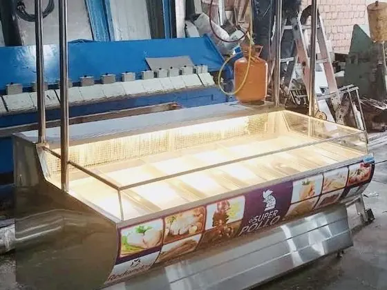 Mostrador refrigerado iluminado fabricado por Kaiser Frío Industrial