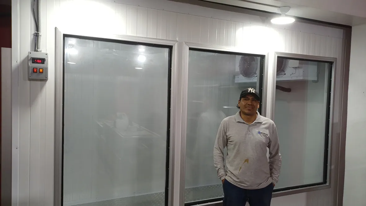 Cámara con doble vidriado hermético fabricada por Kaiser Frío Industrial